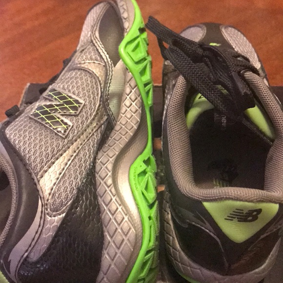 401 New balance fierce trax kj910ggg green black shoes athletic boys youth sz 4 - Picture 6 of 8